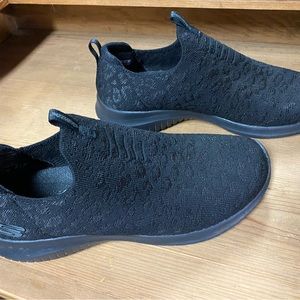 Skechers leopard print shoes